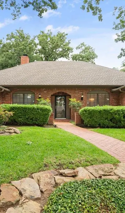 4003 Manorwood Court, Arlington TX 76016 - Photo 2