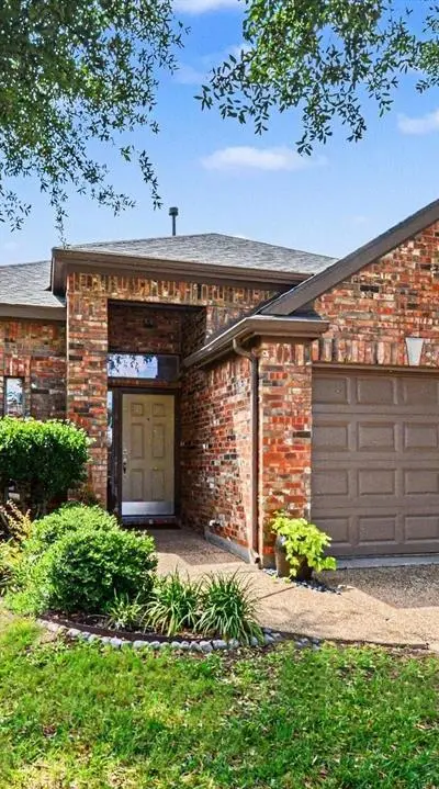 2759 Waterway Drive, Grand Prairie TX 75054