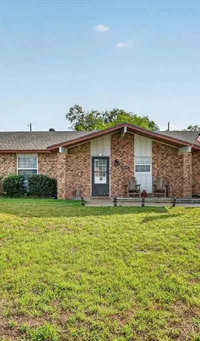 408 Grandview Drive, Granbury TX 76049