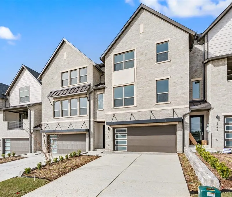 1345 Linkside Drive, Irving TX 75038