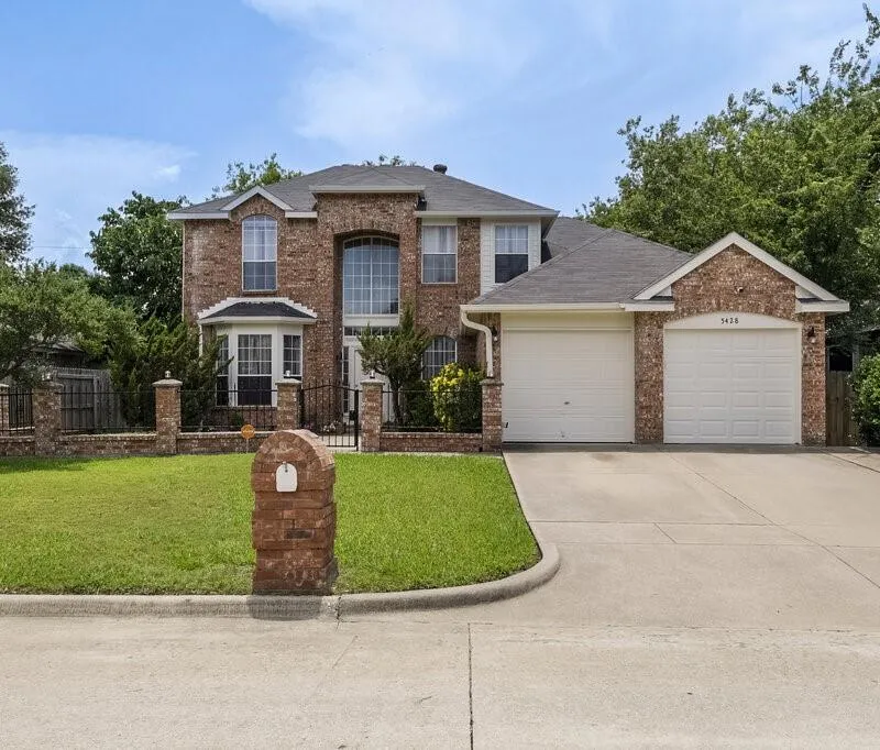 5428 Rolling Green Road, Arlington TX 76017