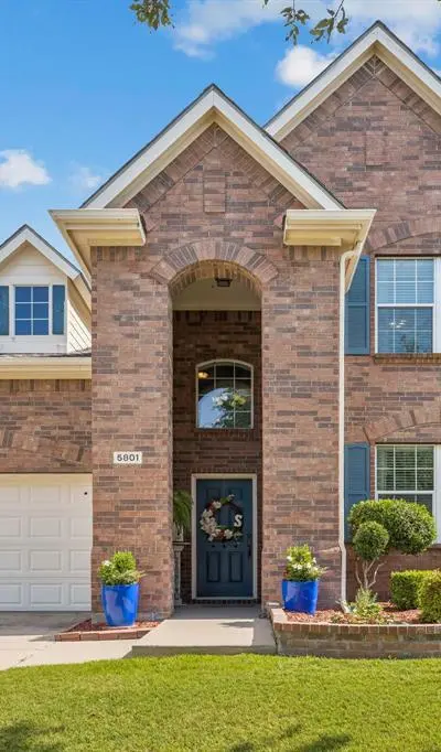 5801 Meadowglen Drive, Denton TX 76226