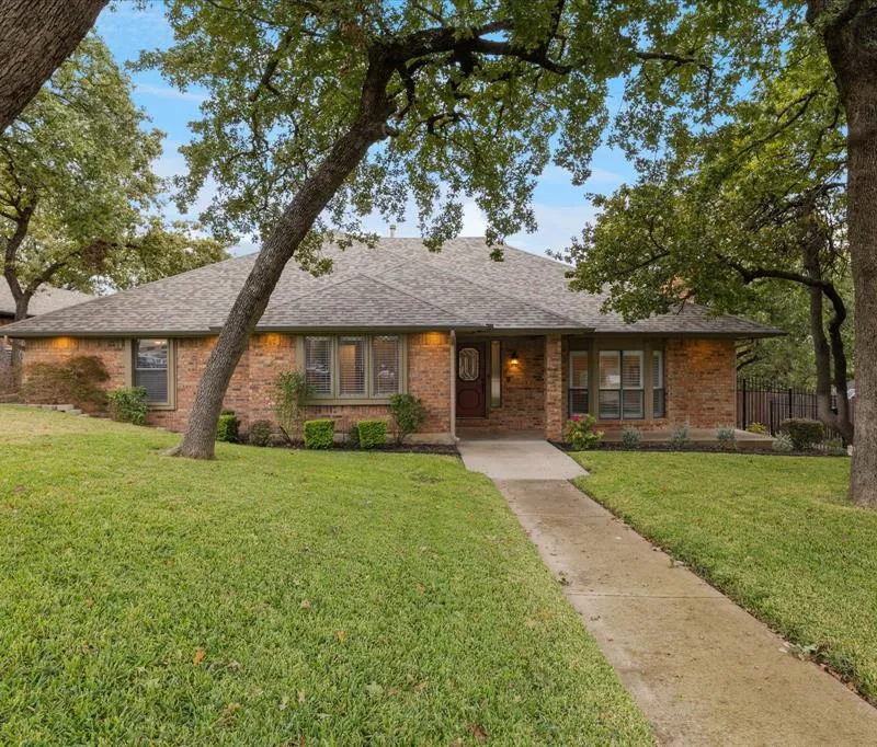 2618 Keystone Drive, Arlington TX 76006