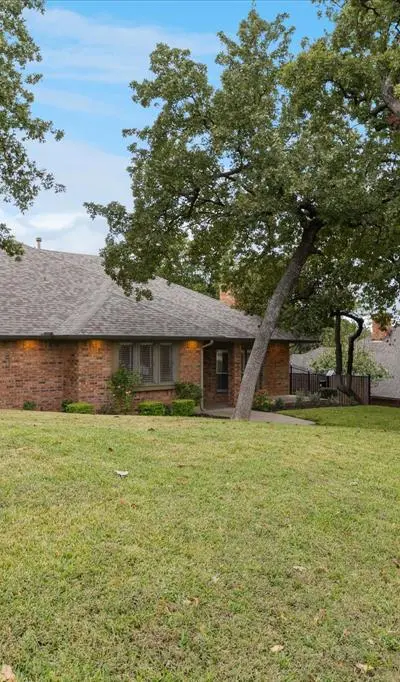 2618 Keystone Drive, Arlington TX 76006 - Photo 3