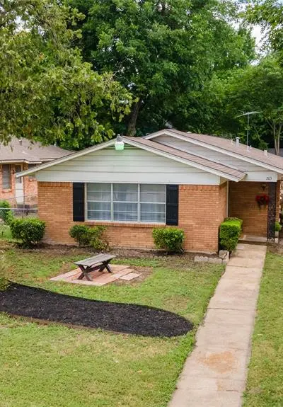 203 Brown Street, Waxahachie TX 75165
