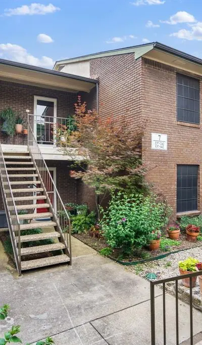 2505 Wedglea Drive # 140, Dallas TX 75211