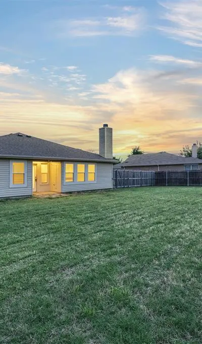 112 Tripp Trail, Denton TX 76207 - Photo 2