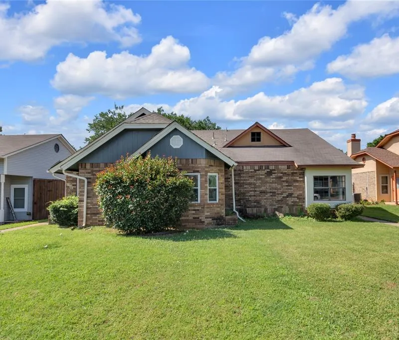 613 Canterbury Street, Euless TX 76039