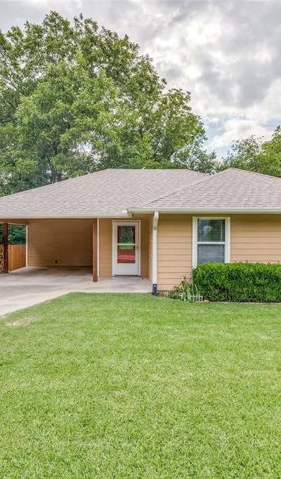 105 Pecan Street, Whitesboro TX 76273
