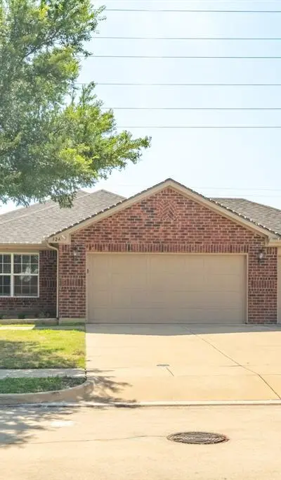 324 Broken Bow Drive, Krum TX 76249
