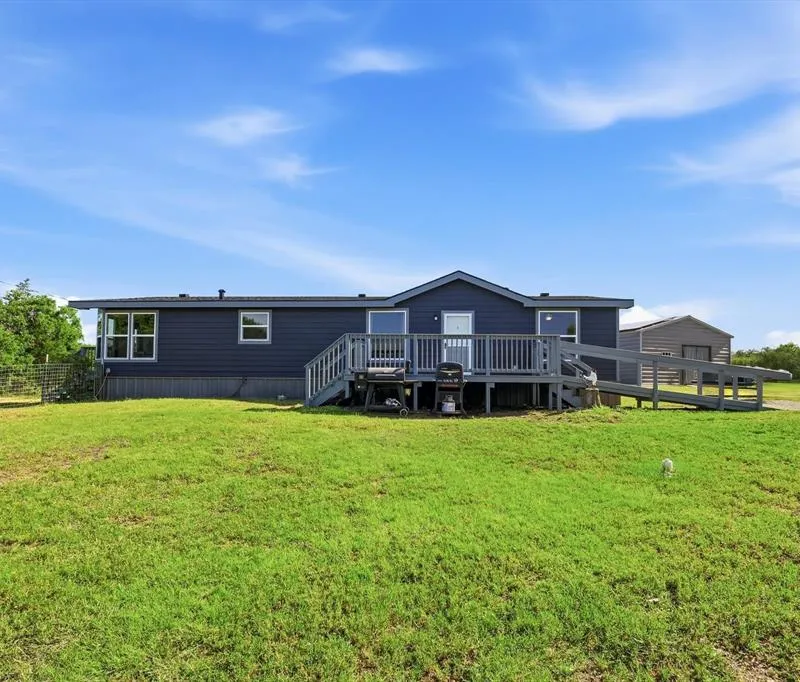 336 Cowboys Lane, Springtown TX 76082