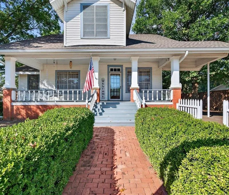 201 N Main Street, Leonard TX 75452
