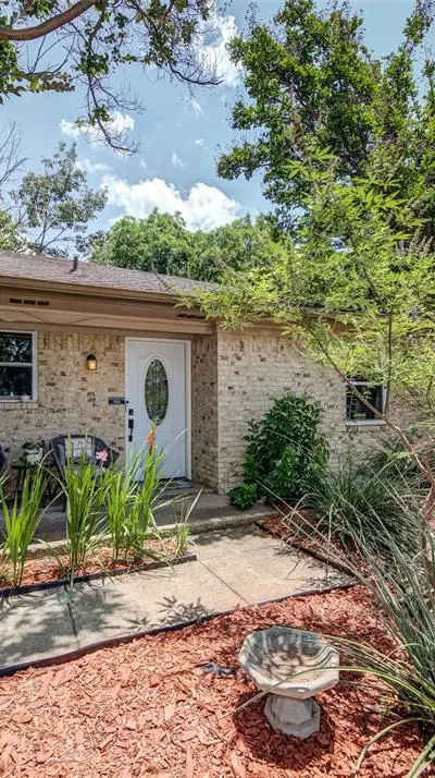 5410 Prince Drive, Lake Dallas TX 75065 - Photo 2