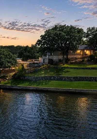 417 Peninsula Court, Granbury TX 76048