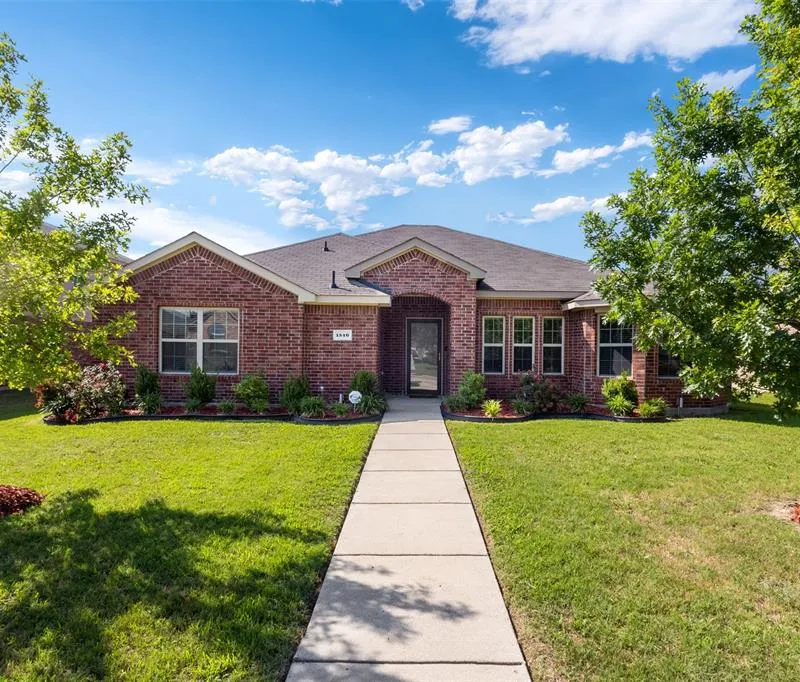 1546 Illinois Avenue, Lancaster TX 75134