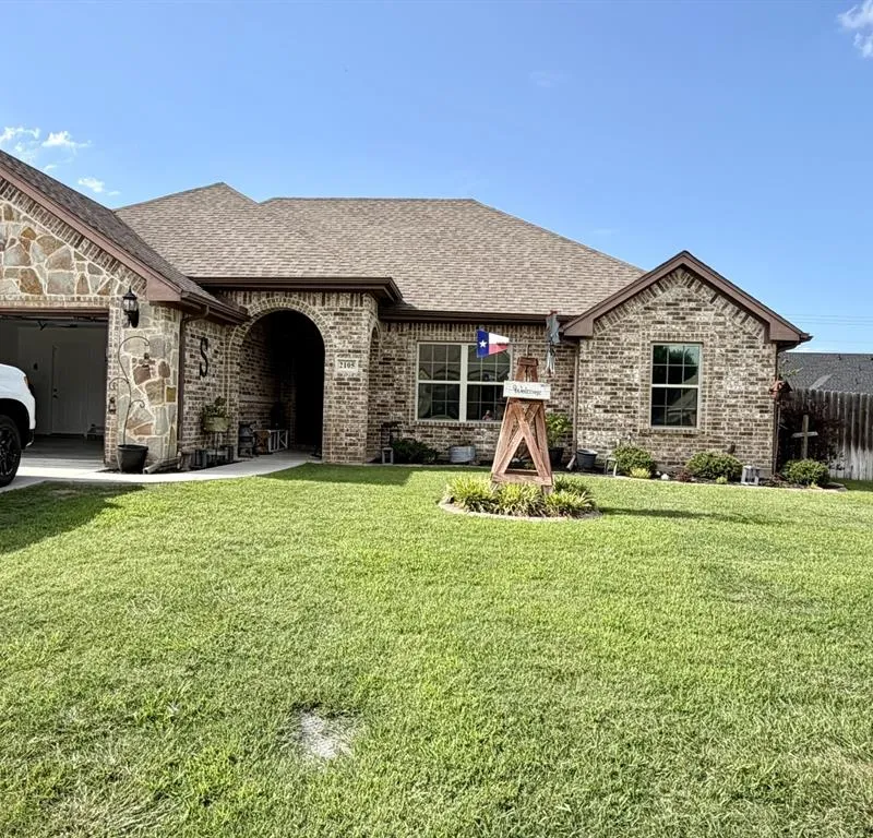 2105 Stonegate Boulevard, Bridgeport TX 76426