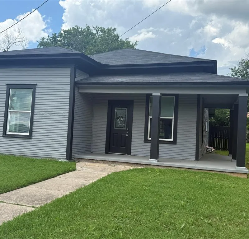 113 Throckmorton Street, Weatherford TX 76086