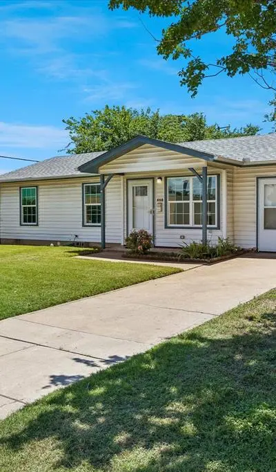 321 Lorna Street, Burleson TX 76028 - Photo 3