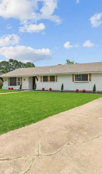 2505 Meadows Lane, Sherman TX 75092 - Photo 3