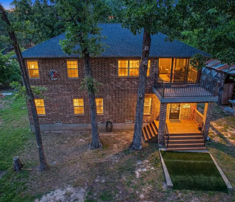 222 Wedgewood Drive, Mabank TX 75156