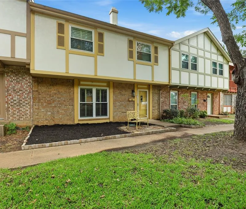 306 Westview Terrace, Arlington TX 76013