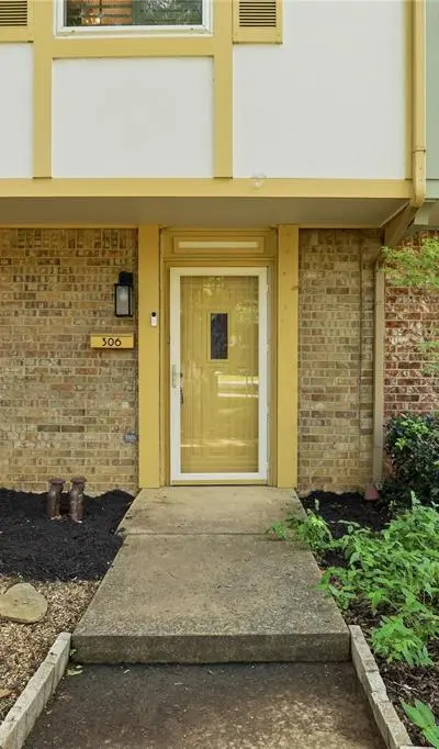 306 Westview Terrace, Arlington TX 76013 - Photo 2