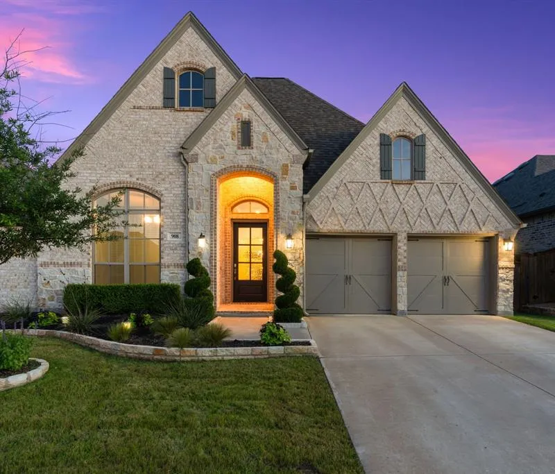 908 Quail Hollow Avenue, Denton TX 76210