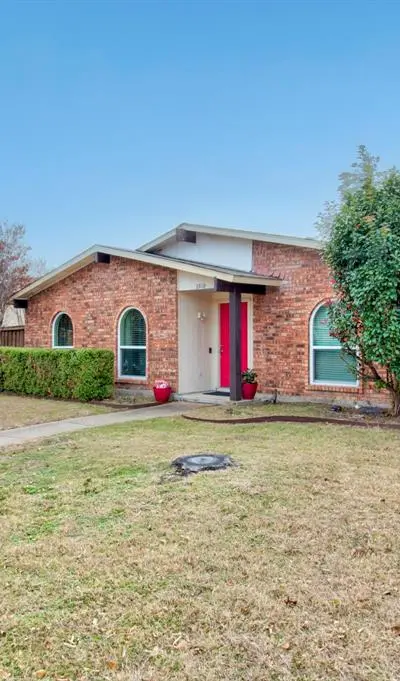 2810 Landershire Lane, Garland TX 75044 - Photo 2
