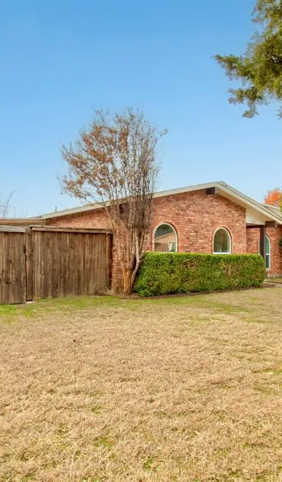 2810 Landershire Lane, Garland TX 75044 - Photo 3