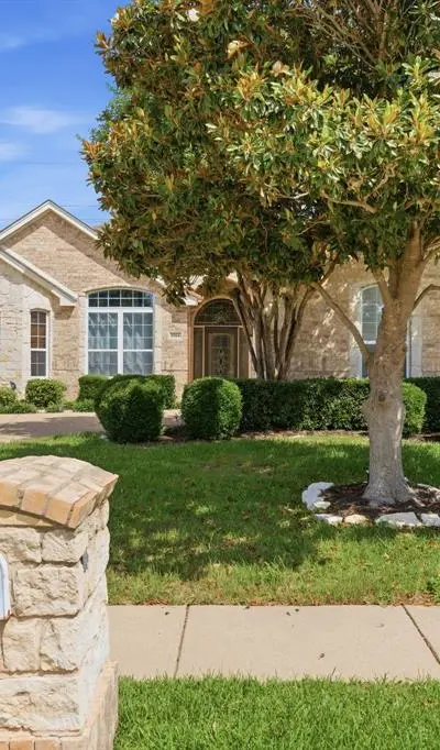 5504 Plata Lane, Benbrook TX 76126