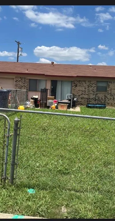 914 Pleasant Valley Road, Garland TX 75040