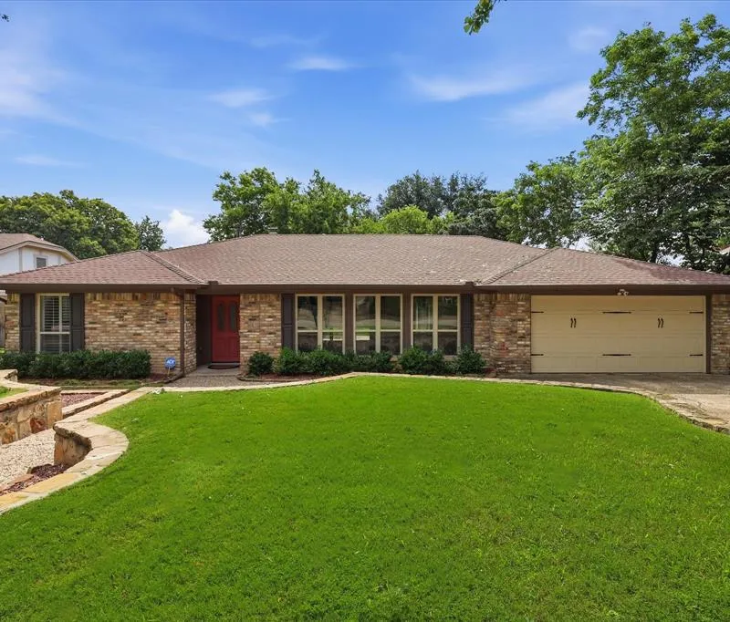 2009 Tanglewood Drive, Grapevine TX 76051