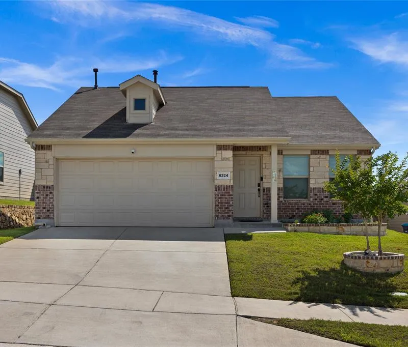 8324 Hollow Bend Street, Fort Worth TX 76123