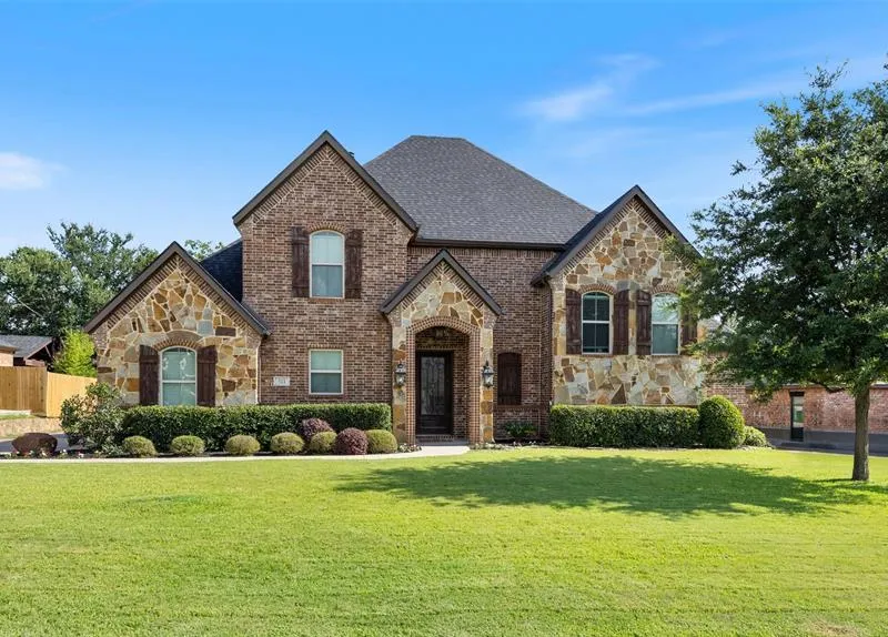 511 Oak Forest Court, Kennedale TX 76060