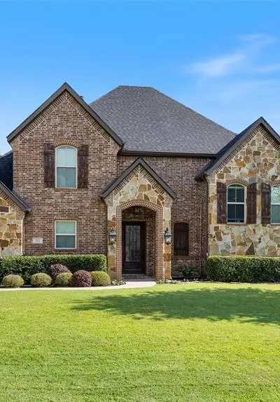 511 Oak Forest Court, Kennedale TX 76060