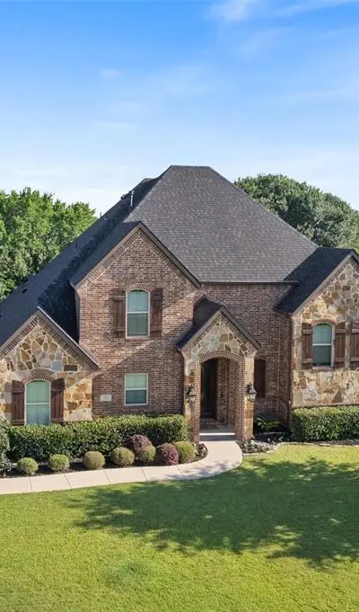 511 Oak Forest Court, Kennedale TX 76060 - Photo 3