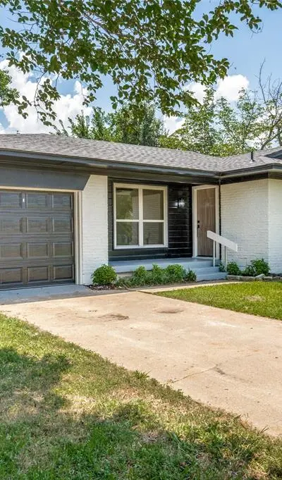 318 Parkwood Place, Lewisville TX 75067 - Photo 2