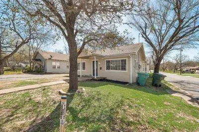 930 W Freeman Street, Sherman TX 75092