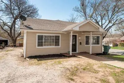 930 W Freeman Street, Sherman TX 75092 - Photo 2
