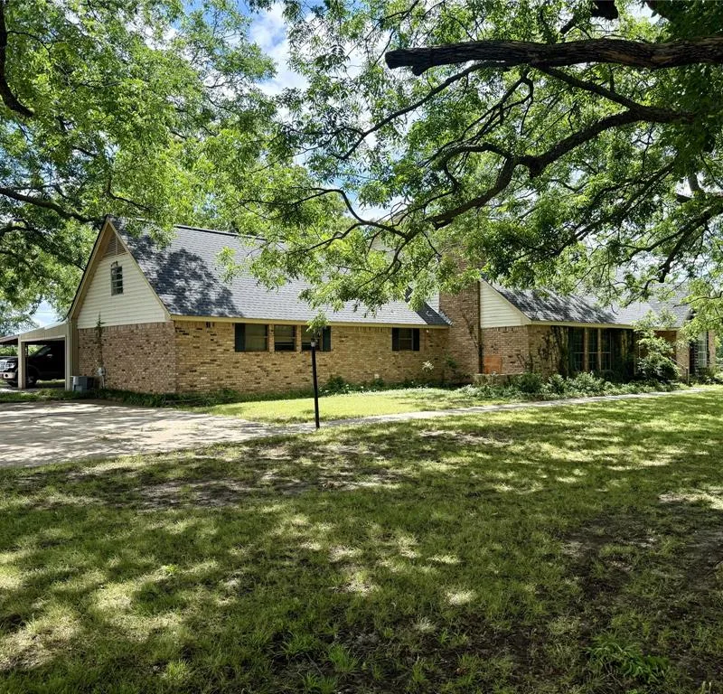 18048 Us-69, Whitewright TX 75491