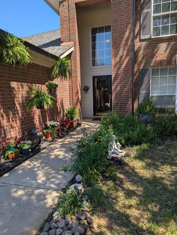 101 Silktree Court, Lake Dallas TX 75065