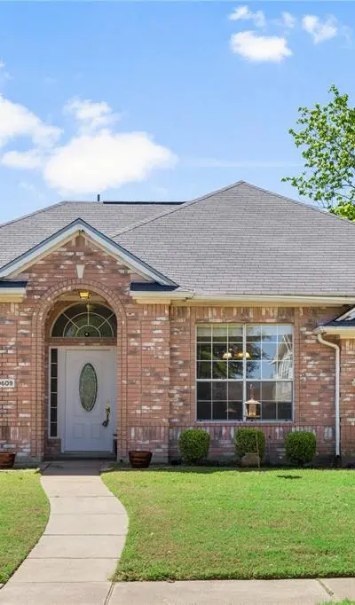 10609 Pineview Lane, Frisco TX 75035 - Photo 2