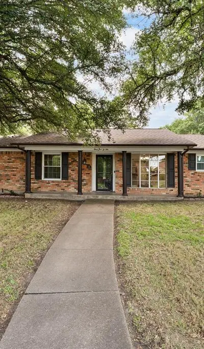 426 Brook Hollow Circle, DeSoto TX 75115