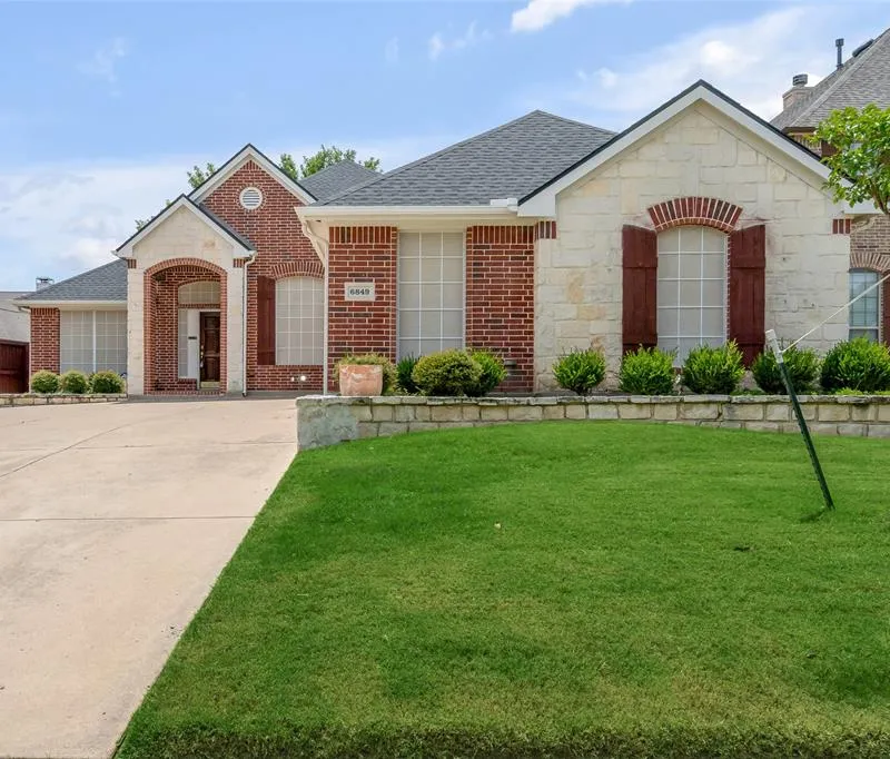 6849 Shoreway Drive, Grand Prairie TX 75054
