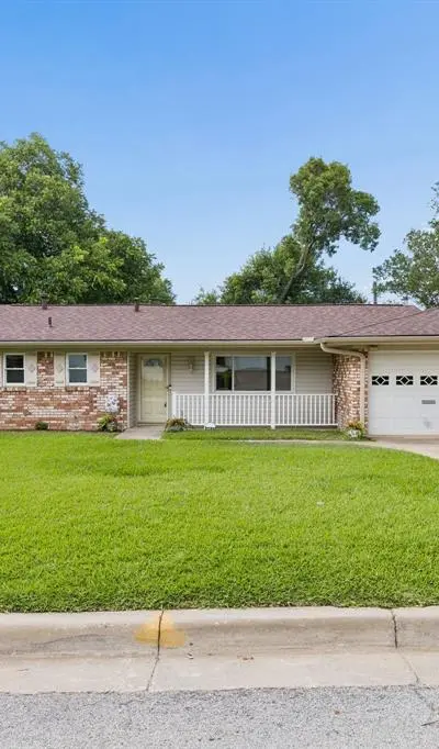 4812 Hollowbrook Road, Fort Worth TX 76103