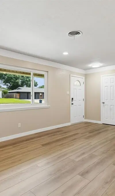 4812 Hollowbrook Road, Fort Worth TX 76103 - Photo 4