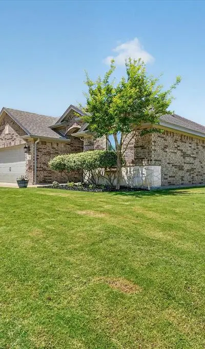 1641 Town Creek Circle, Weatherford TX 76086 - Photo 3