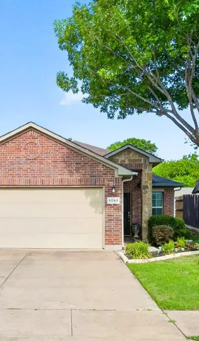 5069 Britton Ridge Lane, Fort Worth TX 76179 - Photo 2