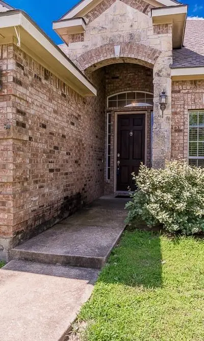 1736 Blue Stream Drive, DeSoto TX 75115 - Photo 2