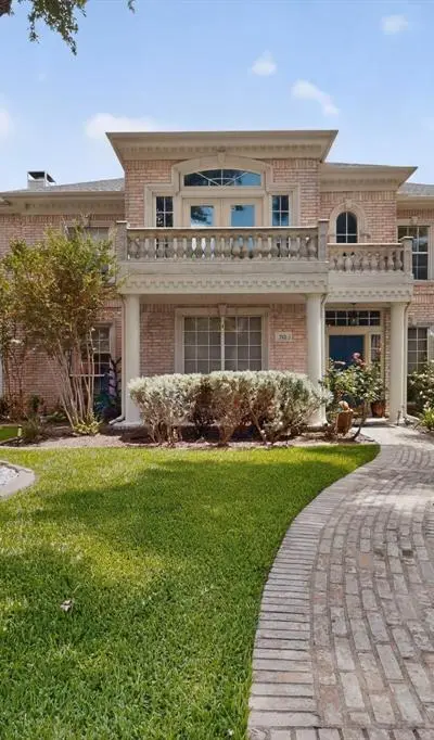 712 Water Oak Drive, Plano TX 75025 - Photo 2